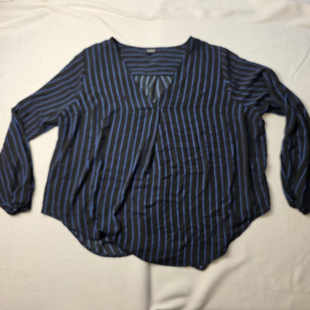 Torrid women's shirt Georgette Pullover Blouse Size 1X black blue striped
